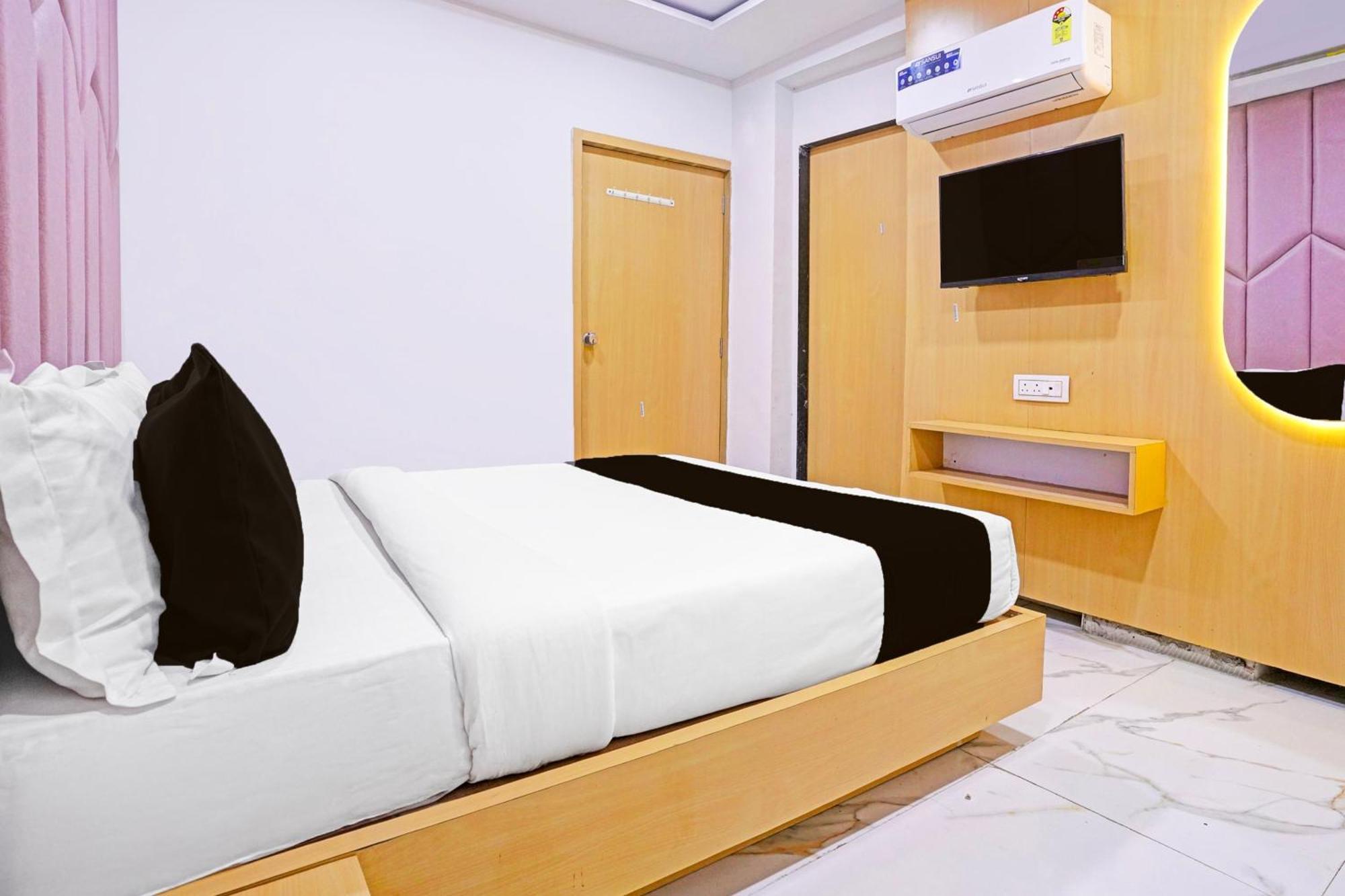 Hotel O Patang 24 Ахмедабад Екстериор снимка