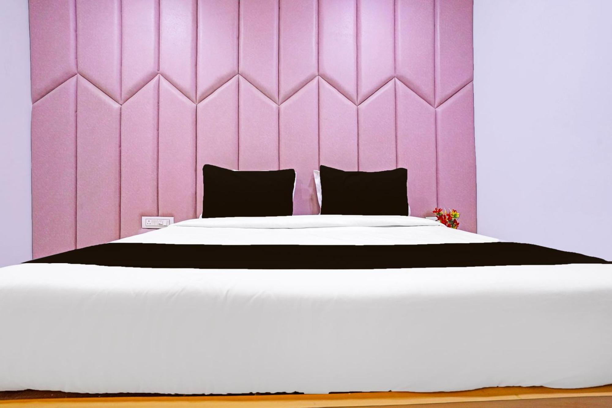 Hotel O Patang 24 Ахмедабад Екстериор снимка